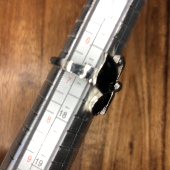 3/$25 Set 5 Butterfly Rings - Picture 5 of 9